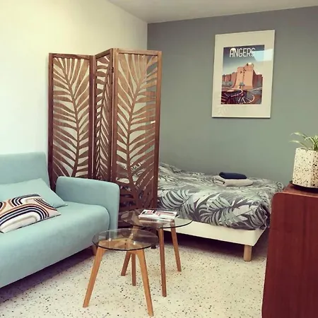 Cosy Idealement Situe アパート